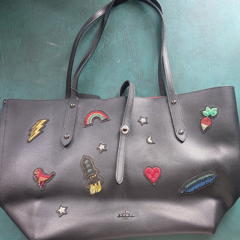 Coach Market Tote In Polished Pebble Leather Embroidery